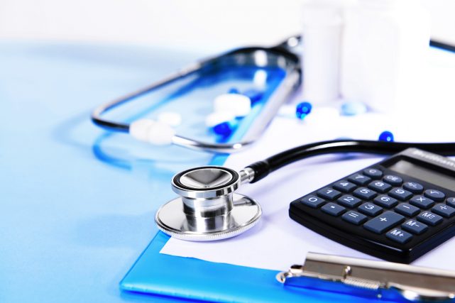 [Artigo] Farmacoeconomia e gestão hospitalar
